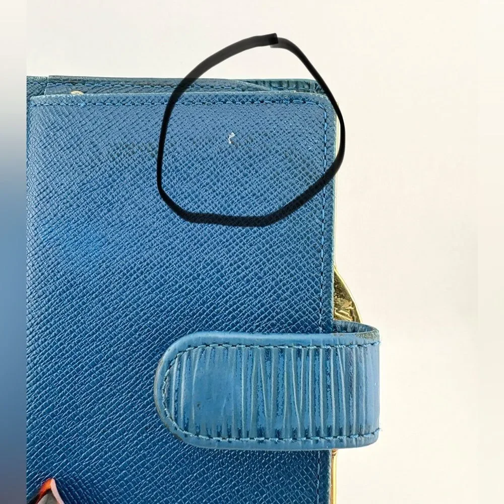Louis Vuitton Blue Epi Leather Kisslock Wallet w/ Dust bag - Good Used Condition - Picture 8 of 11